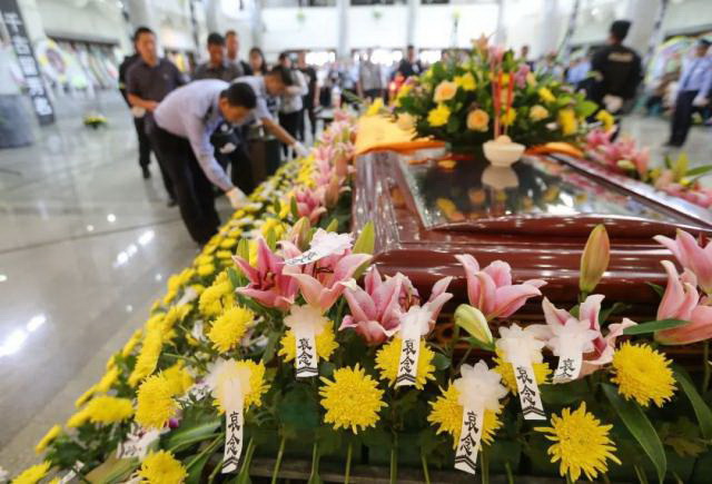 兰州花圈 殡仪一条龙办理 灵车接运